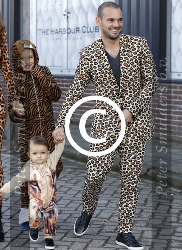 Amsterdam 16 oktober 2016
Wesley Sneijder en Yolanthe Sneijder Cabau vieren de 1e verjaardag van Xess Xava in de Harbour Club en het thema is Lion King. Ook Jessey was er natuurlijk bij.