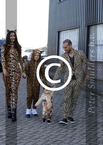 Amsterdam 16 oktober 2016
Wesley Sneijder en Yolanthe Sneijder Cabau vieren de 1e verjaardag van Xess Xava in de Harbour Club en het thema is Lion King. Ook Jessey was er natuurlijk bij.