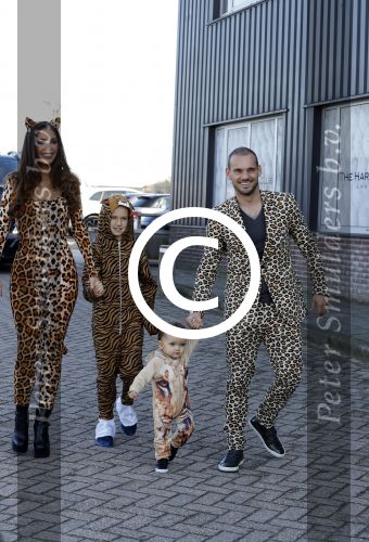 Amsterdam 16 oktober 2016
Wesley Sneijder en Yolanthe Sneijder Cabau vieren de 1e verjaardag van Xess Xava in de Harbour Club en het thema is Lion King. Ook Jessey was er natuurlijk bij.