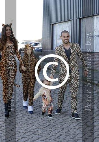 Amsterdam 16 oktober 2016
Wesley Sneijder en Yolanthe Sneijder Cabau vieren de 1e verjaardag van Xess Xava in de Harbour Club en het thema is Lion King. Ook Jessey was er natuurlijk bij.