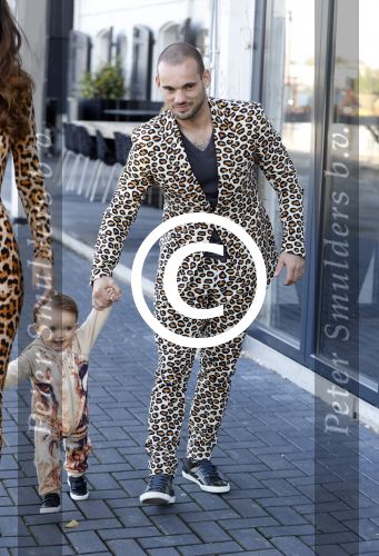Amsterdam 16 oktober 2016
Wesley Sneijder en Yolanthe Sneijder Cabau vieren de 1e verjaardag van Xess Xava in de Harbour Club en het thema is Lion King. Ook Jessey was er natuurlijk bij.