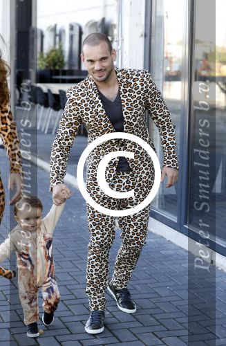 Amsterdam 16 oktober 2016
Wesley Sneijder en Yolanthe Sneijder Cabau vieren de 1e verjaardag van Xess Xava in de Harbour Club en het thema is Lion King. Ook Jessey was er natuurlijk bij.