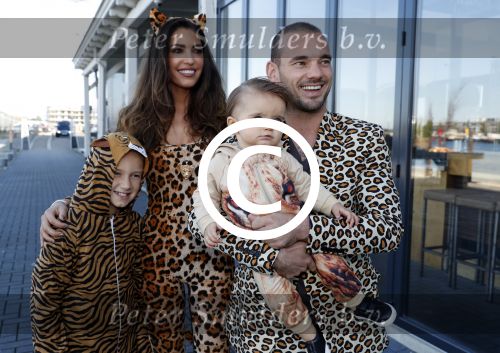 Amsterdam 16 oktober 2016
Wesley Sneijder en Yolanthe Sneijder Cabau vieren de 1e verjaardag van Xess Xava in de Harbour Club en het thema is Lion King. Ook Jessey was er natuurlijk bij.