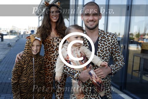 Amsterdam 16 oktober 2016
Wesley Sneijder en Yolanthe Sneijder Cabau vieren de 1e verjaardag van Xess Xava in de Harbour Club en het thema is Lion King. Ook Jessey was er natuurlijk bij.
