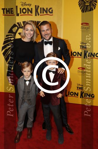 Scheveningen 30 oktober 2016
Premiere the lion king in het circustheater.
Winston Gerschtanowitz met renate Verbaan en hun kinderen