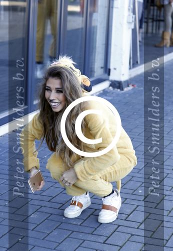 Amsterdam 16 oktober 2016
Wesley Sneijder en Yolanthe Sneijder Cabau vieren de 1e verjaardag van Xess Xava in de Harbour Club en het thema is Lion King. Ook Jessey was er natuurlijk bij. Xelly cabau v Kasbergen met vriend