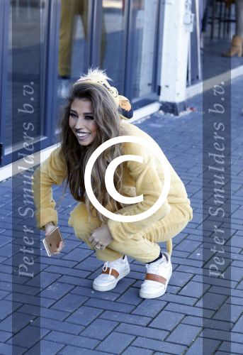 Amsterdam 16 oktober 2016
Wesley Sneijder en Yolanthe Sneijder Cabau vieren de 1e verjaardag van Xess Xava in de Harbour Club en het thema is Lion King. Ook Jessey was er natuurlijk bij. Xelly cabau v Kasbergen met vriend
