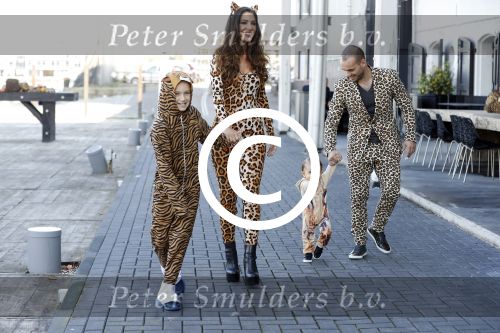 Amsterdam 16 oktober 2016
Wesley Sneijder en Yolanthe Sneijder Cabau vieren de 1e verjaardag van Xess Xava in de Harbour Club en het thema is Lion King. Ook Jessey was er natuurlijk bij.