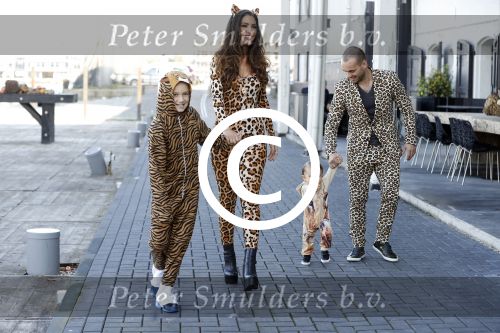 Amsterdam 16 oktober 2016
Wesley Sneijder en Yolanthe Sneijder Cabau vieren de 1e verjaardag van Xess Xava in de Harbour Club en het thema is Lion King. Ook Jessey was er natuurlijk bij.