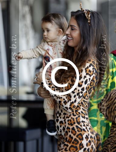 Amsterdam 16 oktober 2016
Wesley Sneijder en Yolanthe Sneijder Cabau vieren de 1e verjaardag van Xess Xava in de Harbour Club en het thema is Lion King. Ook Jessey was er natuurlijk bij.