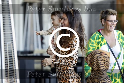 Amsterdam 16 oktober 2016
Wesley Sneijder en Yolanthe Sneijder Cabau vieren de 1e verjaardag van Xess Xava in de Harbour Club en het thema is Lion King. Ook Jessey was er natuurlijk bij.