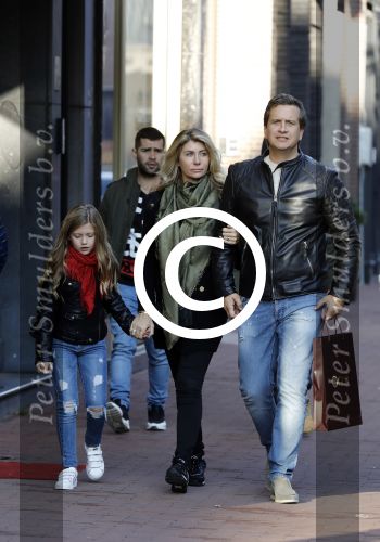 Amsterdam 22 oktober 2016 
Zanger Quincy met zijn vrouw en dochter op de pc hooftstraat