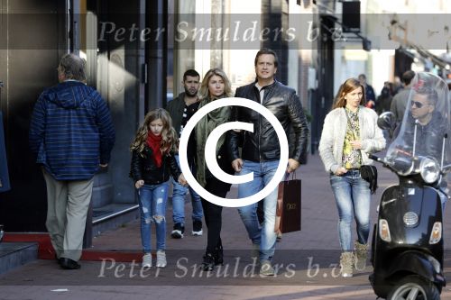 Amsterdam 22 oktober 2016 
Zanger Quincy met zijn vrouw en dochter op de pc hooftstraat
