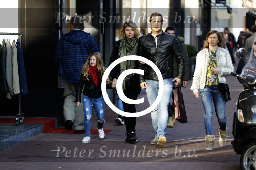 Amsterdam 22 oktober 2016 
Zanger Quincy met zijn vrouw en dochter op de pc hooftstraat