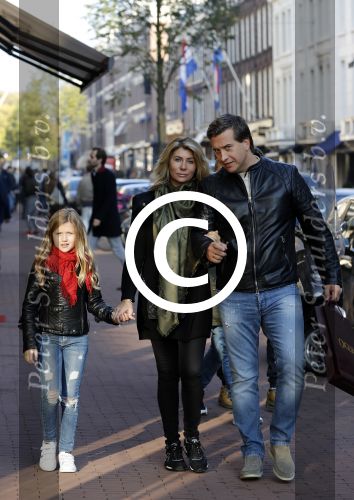 Amsterdam 22 oktober 2016 
Zanger Quincy met zijn vrouw en dochter op de pc hooftstraat