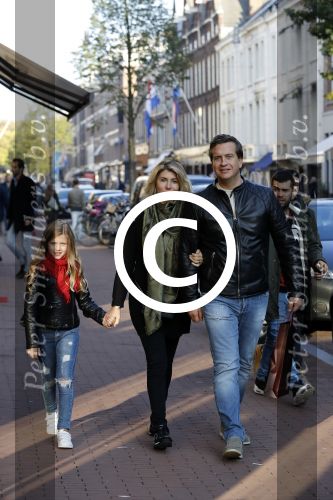 Amsterdam 22 oktober 2016 
Zanger Quincy met zijn vrouw en dochter op de pc hooftstraat