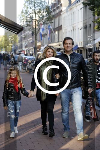 Amsterdam 22 oktober 2016 
Zanger Quincy met zijn vrouw en dochter op de pc hooftstraat