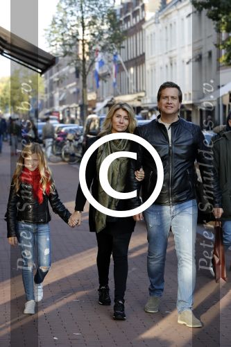 Amsterdam 22 oktober 2016 
Zanger Quincy met zijn vrouw en dochter op de pc hooftstraat