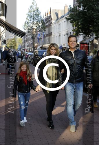 Amsterdam 22 oktober 2016 
Zanger Quincy met zijn vrouw en dochter op de pc hooftstraat