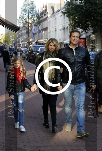 Amsterdam 22 oktober 2016 
Zanger Quincy met zijn vrouw en dochter op de pc hooftstraat