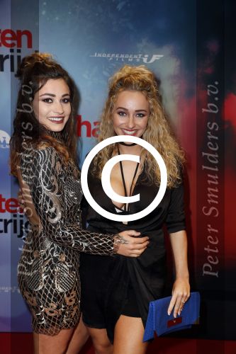 Amsterdam 24 oktober 2016
Premiere Hartenstrijd in Tuschinski. Zimra Geurts met zus