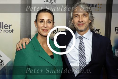 Amsterdam 5 november 2017
Premiere Fiddler on the Roof in het nieuwe de la mar theater. Addo Kruizinga met partner