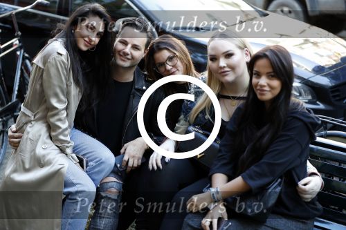 Amsterdam 7 november 2017
Fred v Leer Anna Nooshin Monica Geuze Leontine Borsato Kim Feenstra  Nikkie Tutorials Loinda Hakeboom Inge de Bruijn Quinty Trustfull op de cornelis schuytstraat.