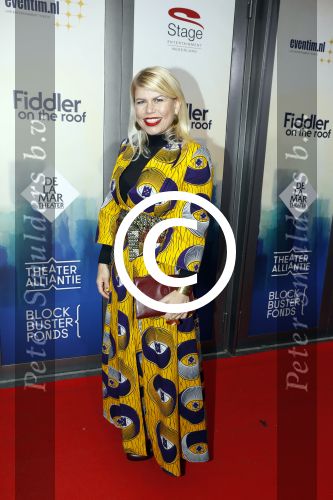 Amsterdam 5 november 2017
Premiere Fiddler on the Roof in het nieuwe de la mar theater. Anne-Marie Jung met moeder