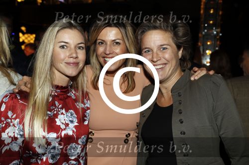 Scheveningen 7 november 2017
Noekpresentatie DEAL van Rob Jansen geschreven door Michiel v Egmond. Anouk Hoogendijk Esther Jansen en Daphne Koster