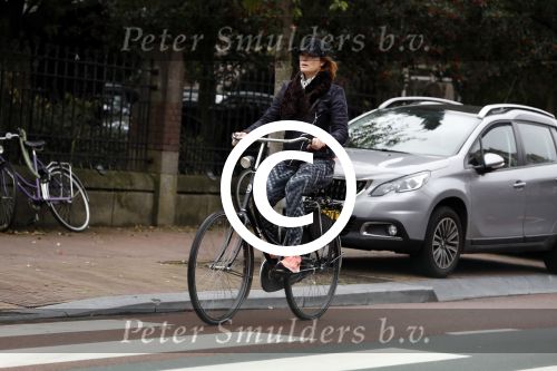 Amsterdam 11 oktober 2017
Anouk v Nes op de fiets in amsterdam