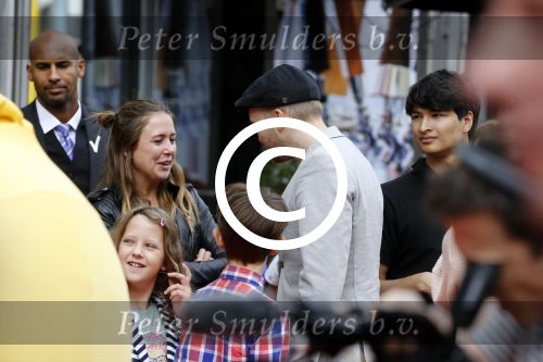 Amsterdam 2 augustus 2017  
Premiere emoji de film in pathe arena. Arjen Lubach met kinderen van zijn vriendin