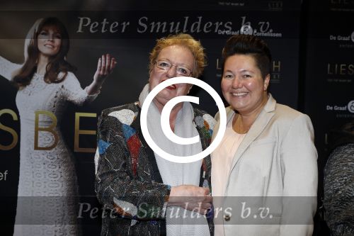 Amsterdam 2 oktober 2017
Premiere Liesbeth List de musical in Carre. Astrid Nijgh met partner
