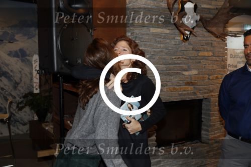 Bilthoven 7 november 2017
Boekpresentatie Bibian Mentel. Edwin Spee . Barbara Barend en haar Arts Max krijgen de eerste boeken