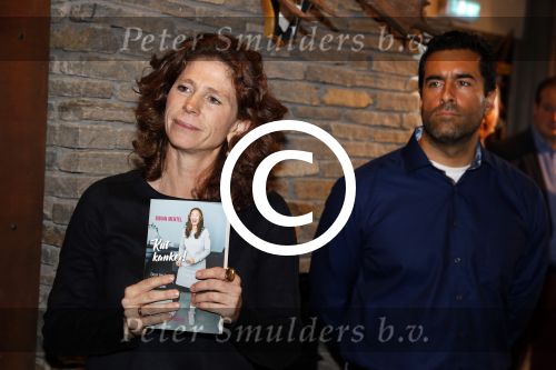 Bilthoven 7 november 2017
Boekpresentatie Bibian Mentel. Edwin Spee . Barbara Barend en haar Arts Max krijgen de eerste boeken