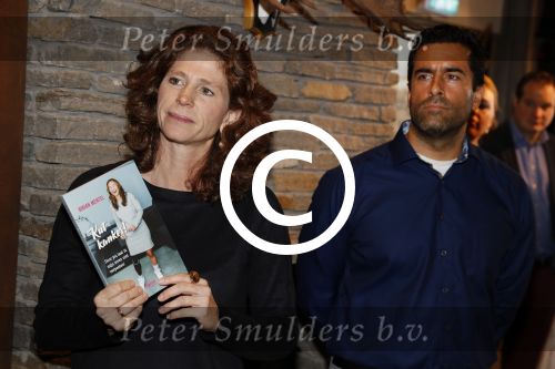 Bilthoven 7 november 2017
Boekpresentatie Bibian Mentel. Edwin Spee . Barbara Barend en haar Arts Max krijgen de eerste boeken