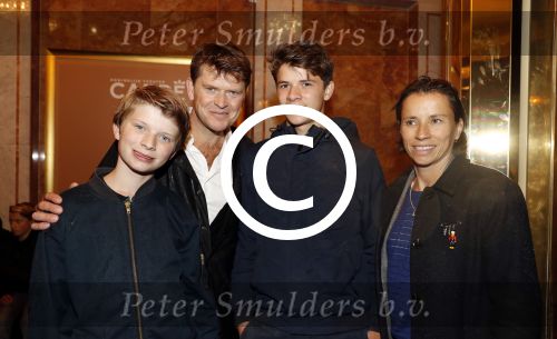Amsterdam 6 oktober 2017
Premiere Show Lil Kleine in carre. Beau v Erven Dorens met vrouw Selly en twee zoons