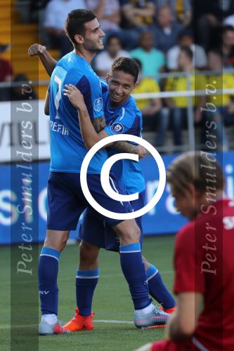 Venlo. 15 Oktober 2017 Kompetitiewedstrijd Seizoen 2017/2018
VVV-PSV, eindstand 2-5
Blijdschap bij Gaston Pereiro en Mauro Junior