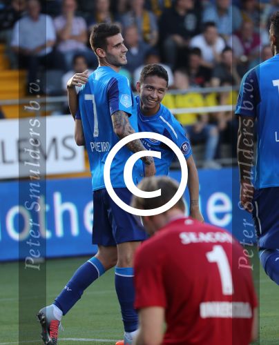 Venlo. 15 Oktober 2017 Kompetitiewedstrijd Seizoen 2017/2018
VVV-PSV, eindstand 2-5
Blijdschap bij Gaston Pereiro en Mauro Junior