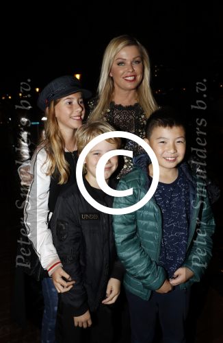 Amsterdam 6 oktober 2017
Premiere Show Lil Kleine in carre. Bridget Maasland met zoon Mees en een vriendje en vriendinnetje