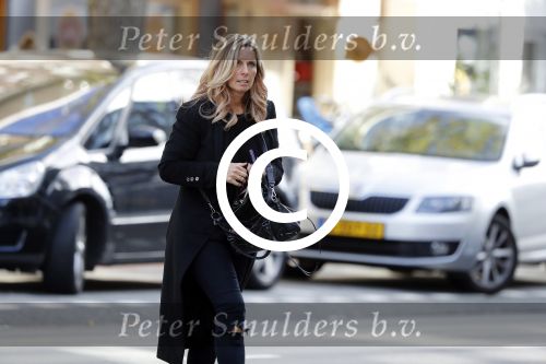 Amsterdam 21 oktober 2017
Candy Dulfer gaat tanken en met een kennis geld pinnen