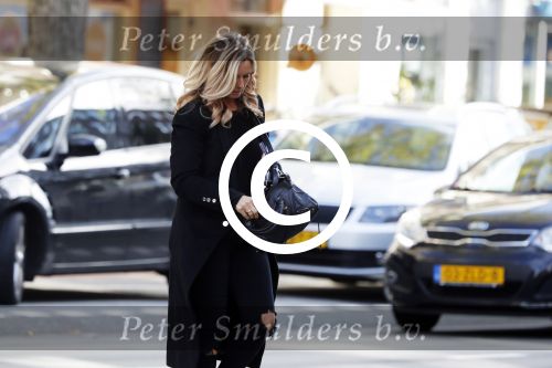 Amsterdam 21 oktober 2017
Candy Dulfer gaat tanken en met een kennis geld pinnen