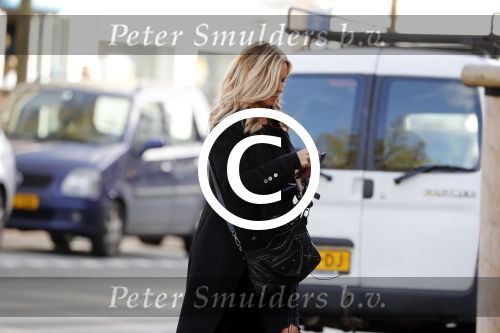 Amsterdam 21 oktober 2017
Candy Dulfer gaat tanken en met een kennis geld pinnen