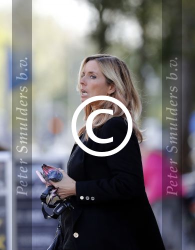 Amsterdam 21 oktober 2017
Candy Dulfer gaat tanken en met een kennis geld pinnen