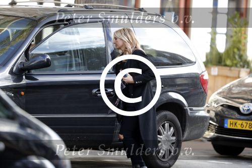 Amsterdam 21 oktober 2017
Candy Dulfer gaat tanken en met een kennis geld pinnen