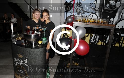 Amsterdam 4 november 2017
Tim Douwsma viert zijn 30e verjaardag in club de bajes. dames van Caramol