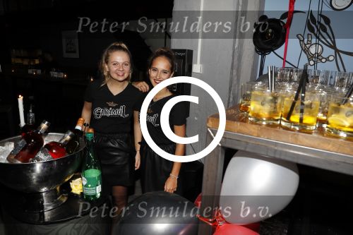 Amsterdam 4 november 2017
Tim Douwsma viert zijn 30e verjaardag in club de bajes. dames van Caramol