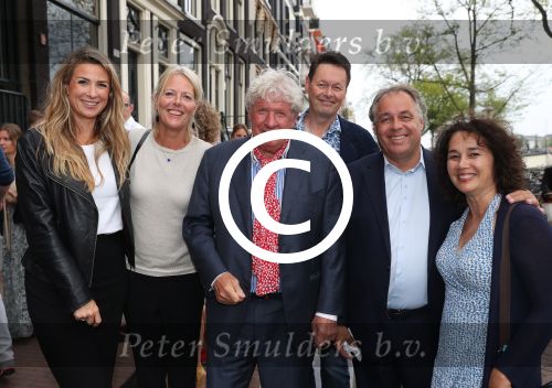 Amsterdam, 23 Augustus 2017 Premiere van Het Zwanenmeer
Carel Kraayenhof en partner Thirza Lourens Willibrord Frequin en Aad Ouburg met partner Dorien Bey