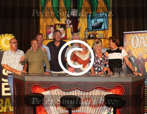 Rotterdam, 29 Augustus 2017 Persvoorstelling OASE Bar
met o.a. Joke Bruijs, Ron Brandsteder, Gerard Cox, Jacques Herb, Mini en Maxi, Jenny Arean, Bastiaan Ragas en Tony Neef.