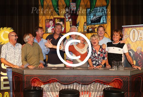 Rotterdam, 29 Augustus 2017 Persvoorstelling OASE Bar
met o.a. Joke Bruijs, Ron Brandsteder, Gerard Cox, Jacques Herb, Mini en Maxi, Jenny Arean, Bastiaan Ragas en Tony Neef.