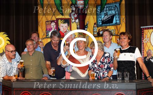 Rotterdam, 29 Augustus 2017 Persvoorstelling OASE Bar
met o.a. Joke Bruijs, Ron Brandsteder, Gerard Cox, Jacques Herb, Mini en Maxi, Jenny Arean, Bastiaan Ragas en Tony Neef.